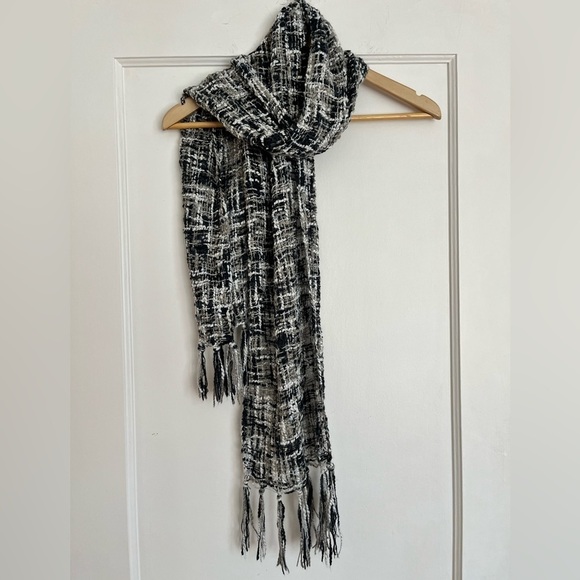 Soft winter scarf with tassels. Knitted black & white elegant winter wear. - Picture 7 of 8